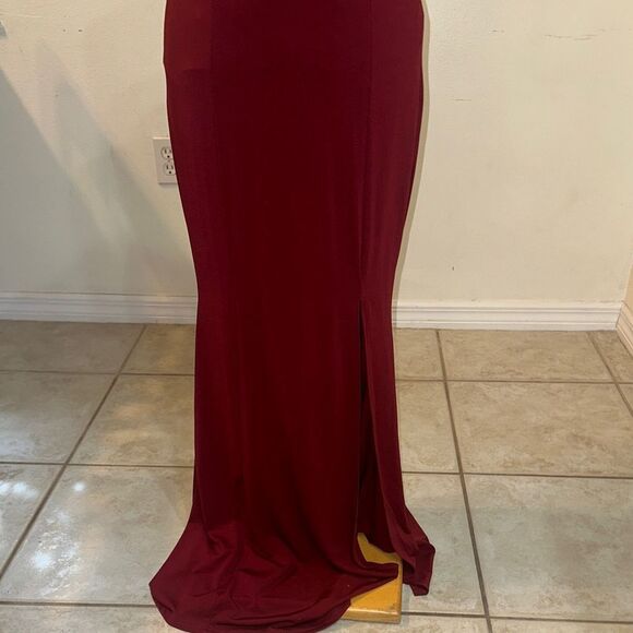 Rephyllis Elegant Burgundy Lace Halter Gown Size Large - Picture 4 of 12